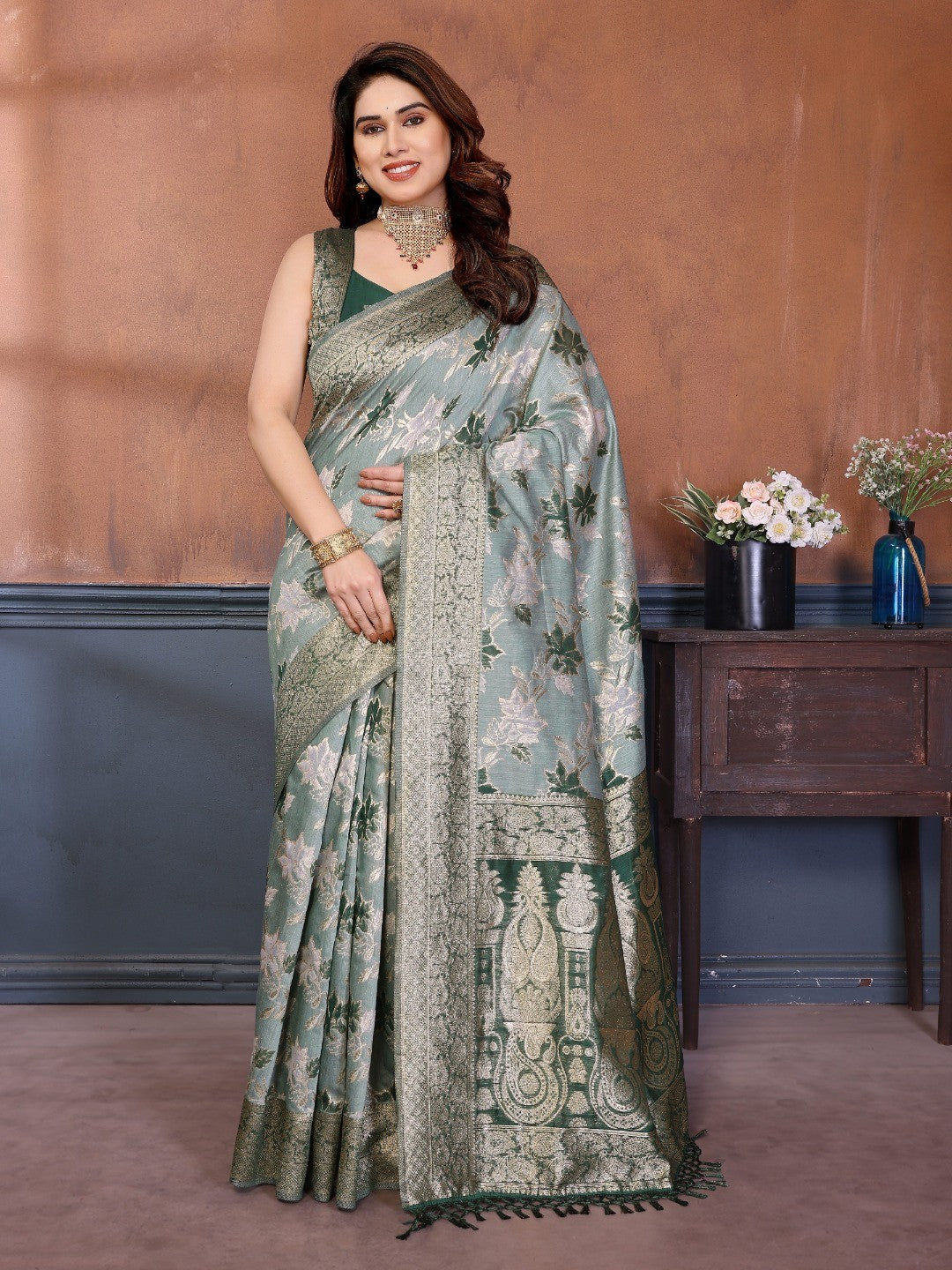 Classic Green Floral Jacquard Zari Weaving Pure Cotton Saree With Traditional Tassels Pallu - Image 1