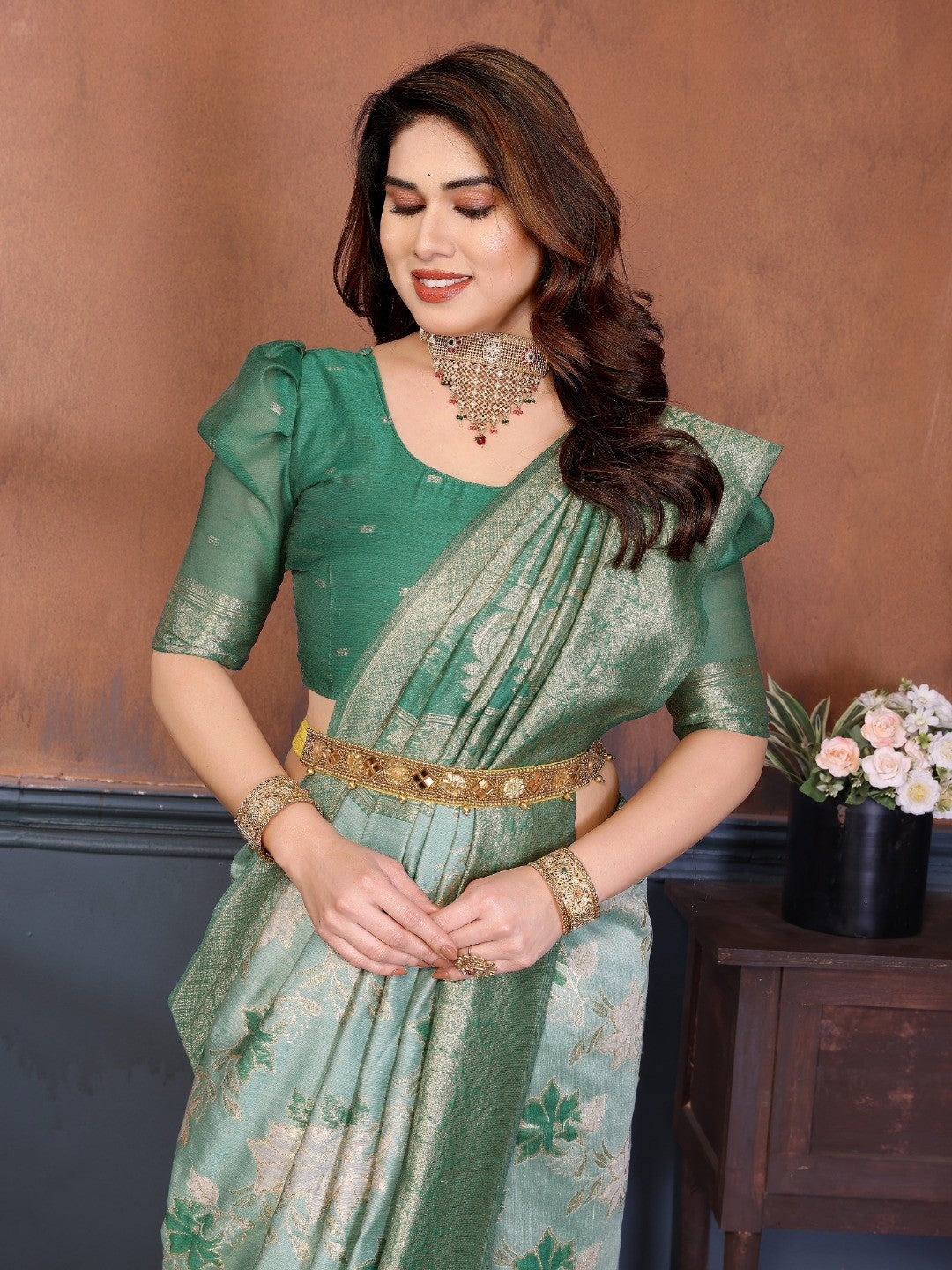 Classic Rama Green Floral Jacquard Zari Weaving Pure Cotton Saree With Traditional Tassels Pallu - Image 3