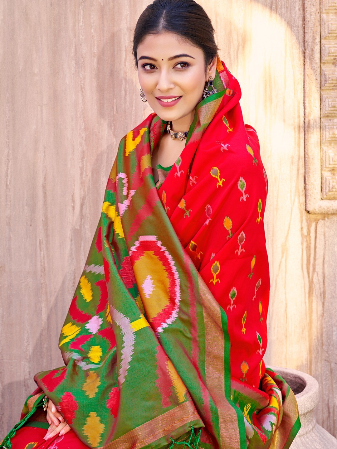 Red Silk Blend Saree Featuring Classic Ikkat Print and Intricate Woven Design Finish - Image 3