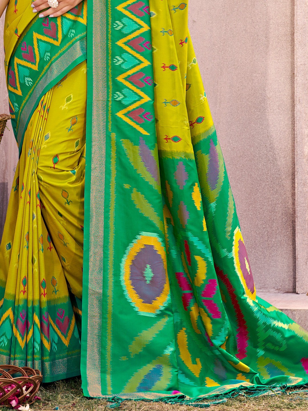 Light Green Silk Blend Saree Featuring Classic Ikkat Print and Intricate Woven Design Finish - Image 3
