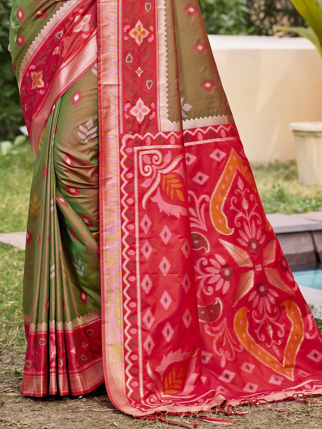 Mehendi Green Silk Blend Saree Featuring Classic Ikkat Print and Intricate Woven Design Finish - Image 2