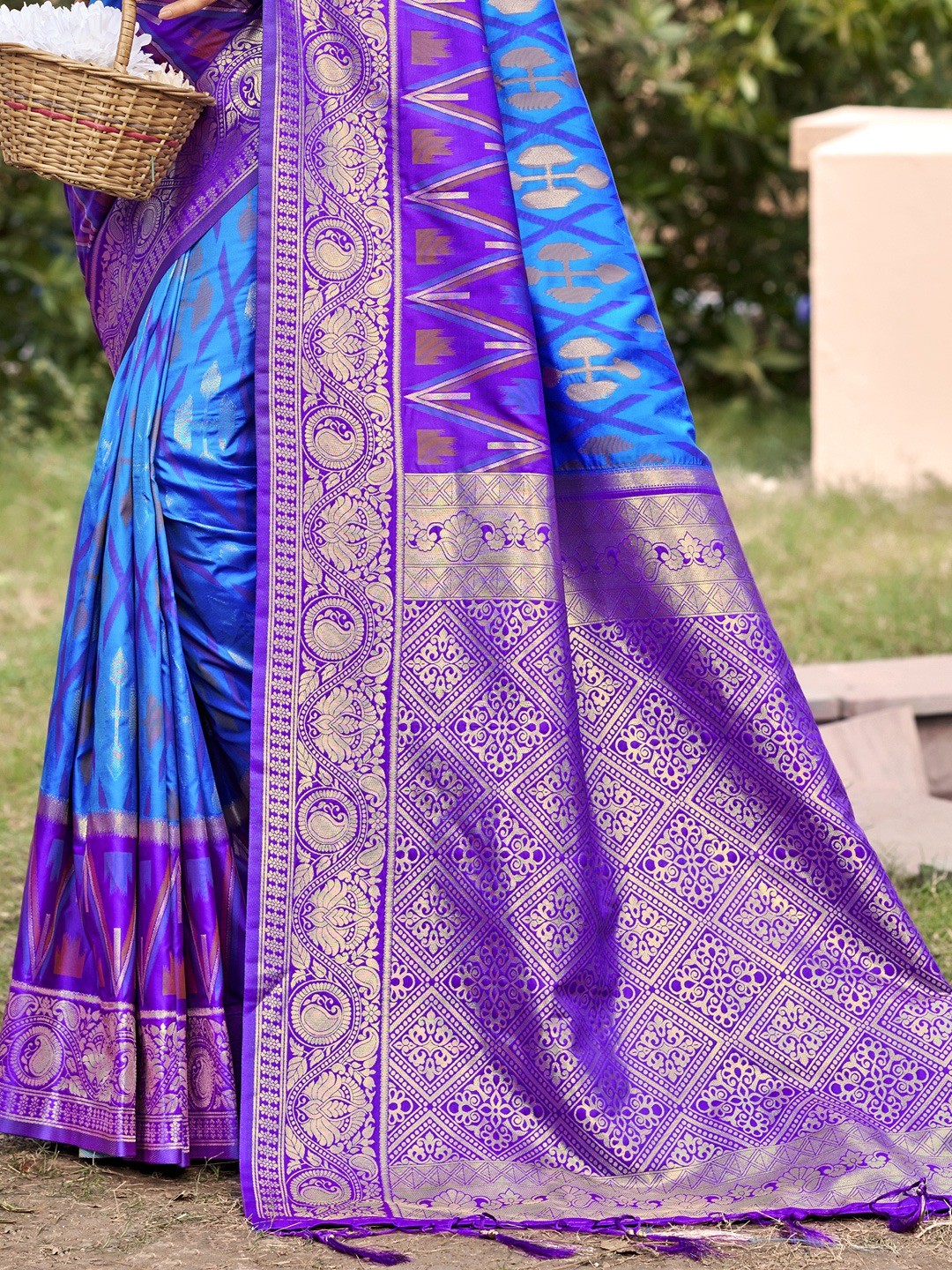 Elegant Sky Blue Ikkat Print Woven Silk Blend Saree with Purple Border - Image 3