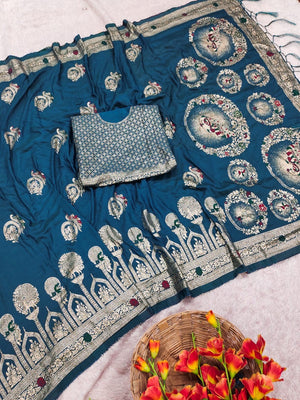 Blue Cotton Blend Saree featuring Exquisite Antique Peacock & Deer Motif Weaving With Grand Pallu - Image 2