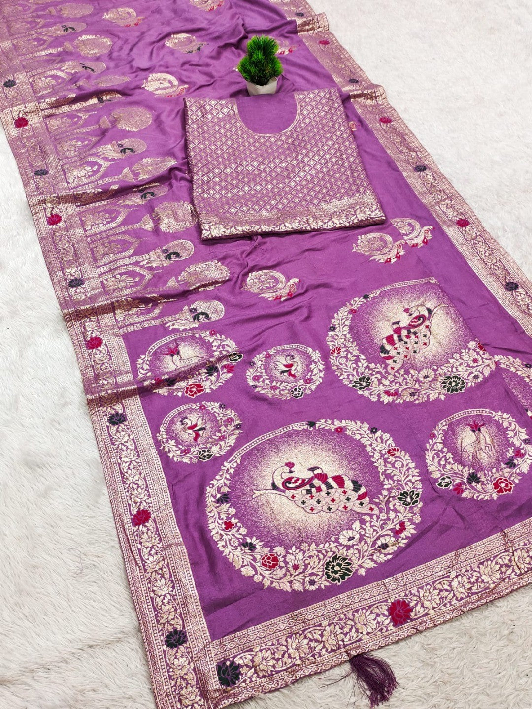Purple Cotton Blend Saree featuring Exquisite Antique Peacock & Deer Motif Weaving With Grand Pallu - Image 3