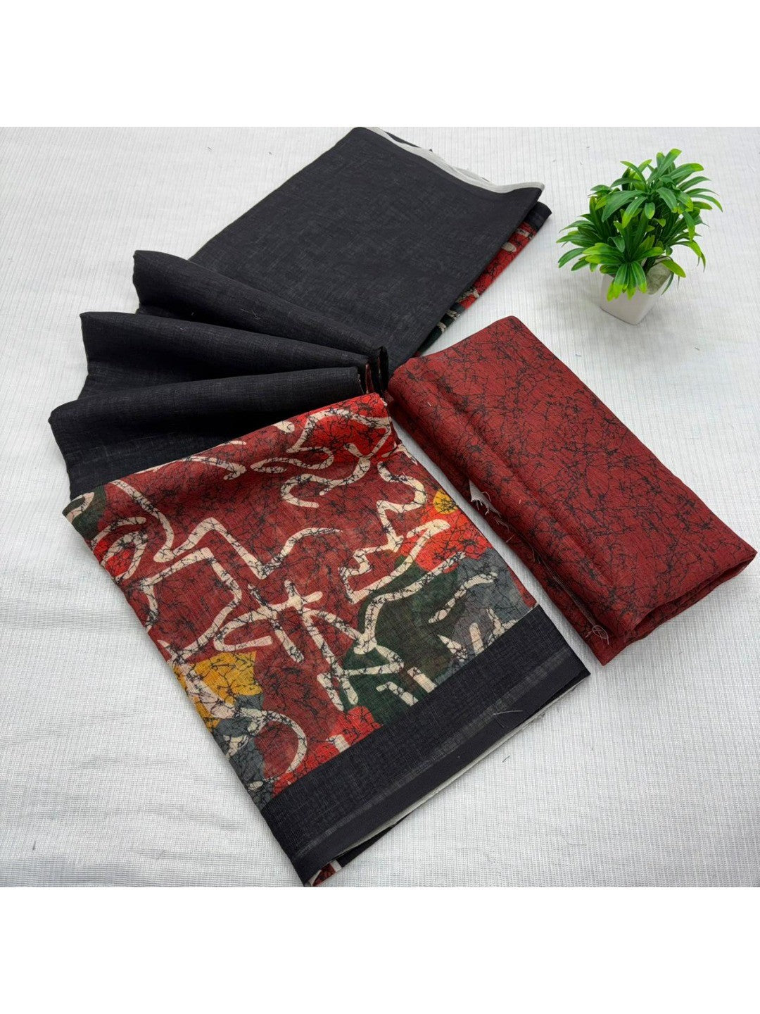 Modern Casual Wear Black Linen Saree with Statement Abstract Printed Styling - Image 3