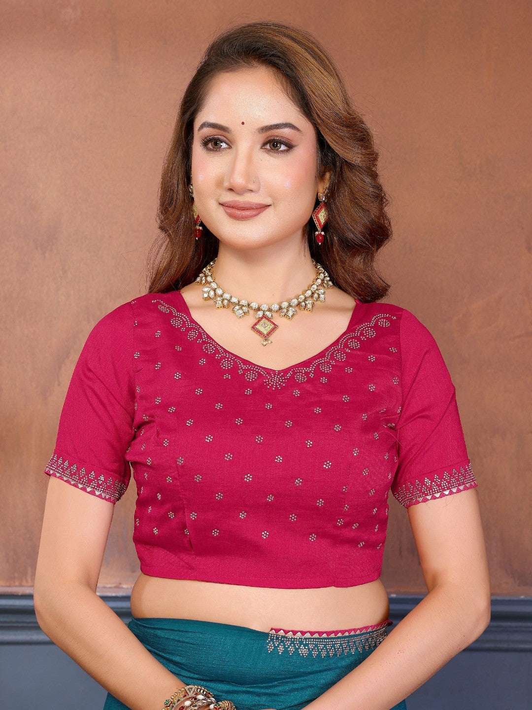 Morpich Blue Vichitra Silk Saree with Vibrant Pink Bandhani Border and Graceful Drape Finish - Image 4
