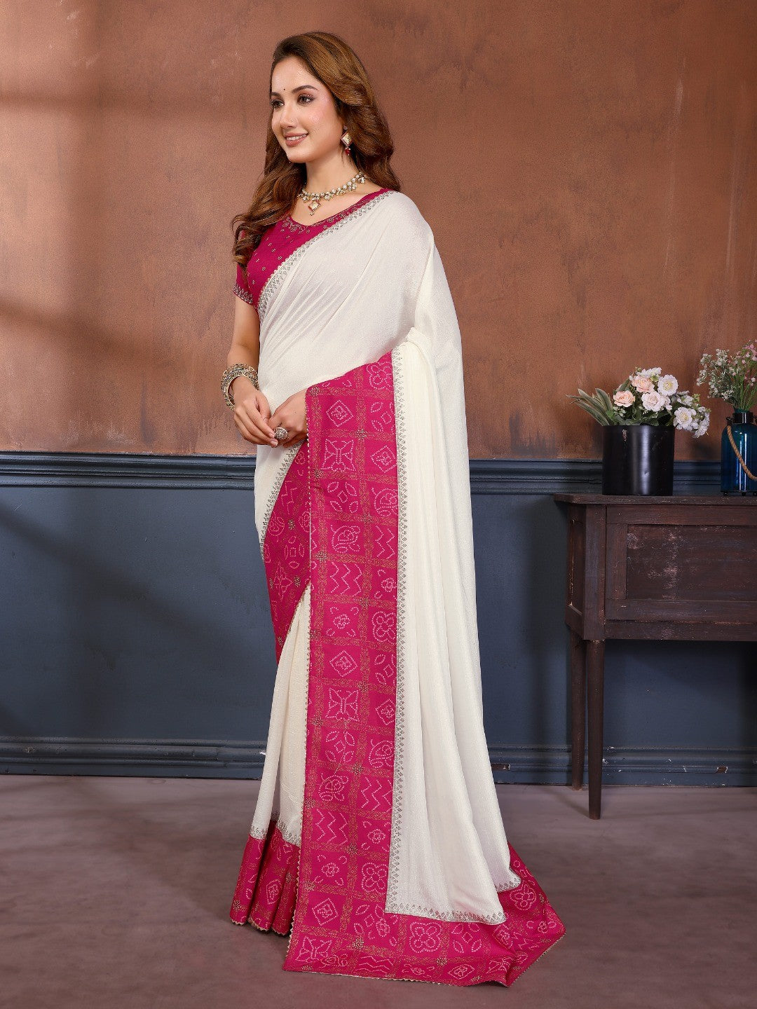 White Vichitra Silk Saree with Vibrant Pink Bandhani Border and Graceful Drape Finish - Image 5