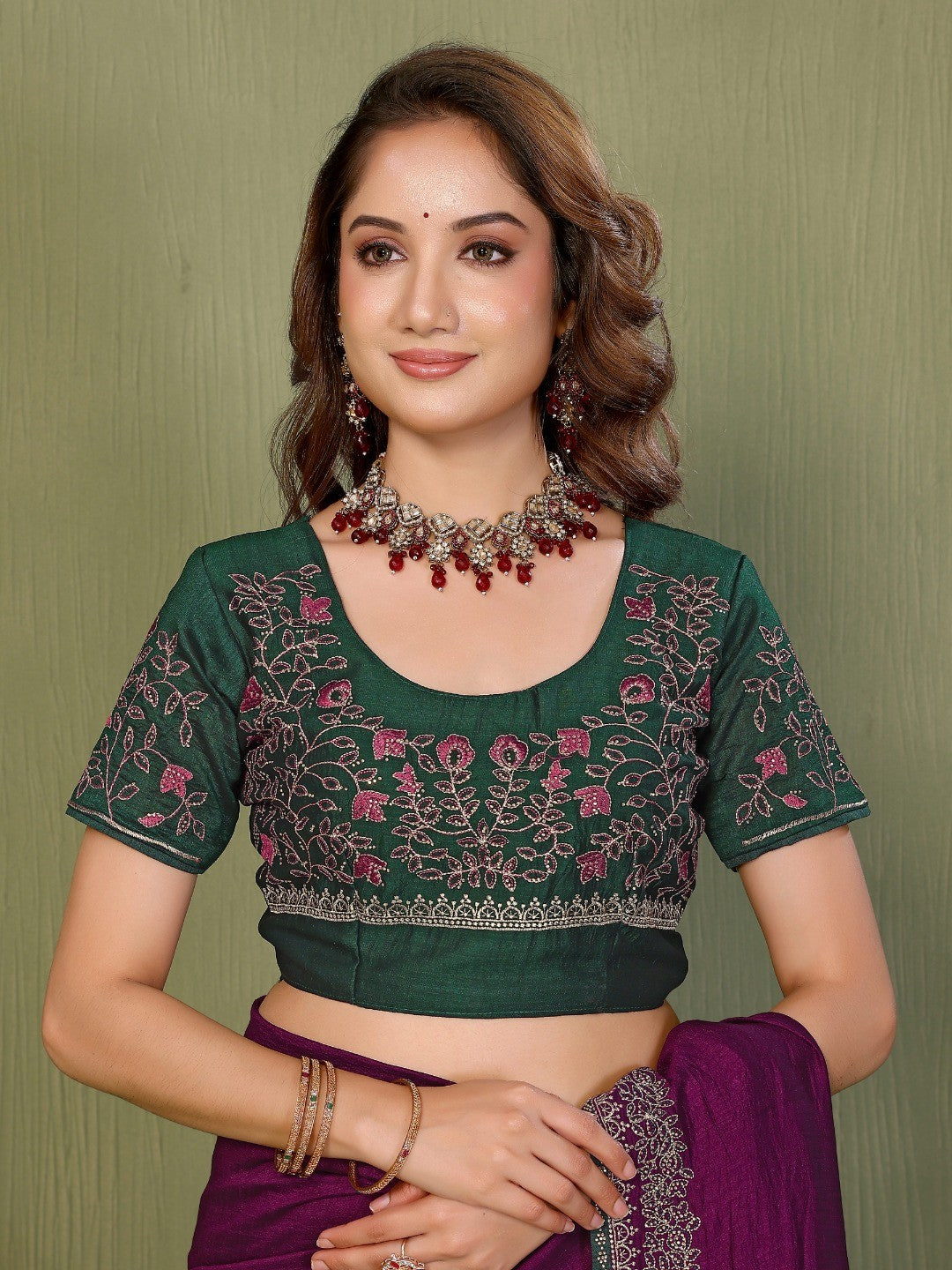 Wine Vichitra Silk Party Wear Saree Featuring Detailed Stone Work and Rich Elegant Finish - Image 6