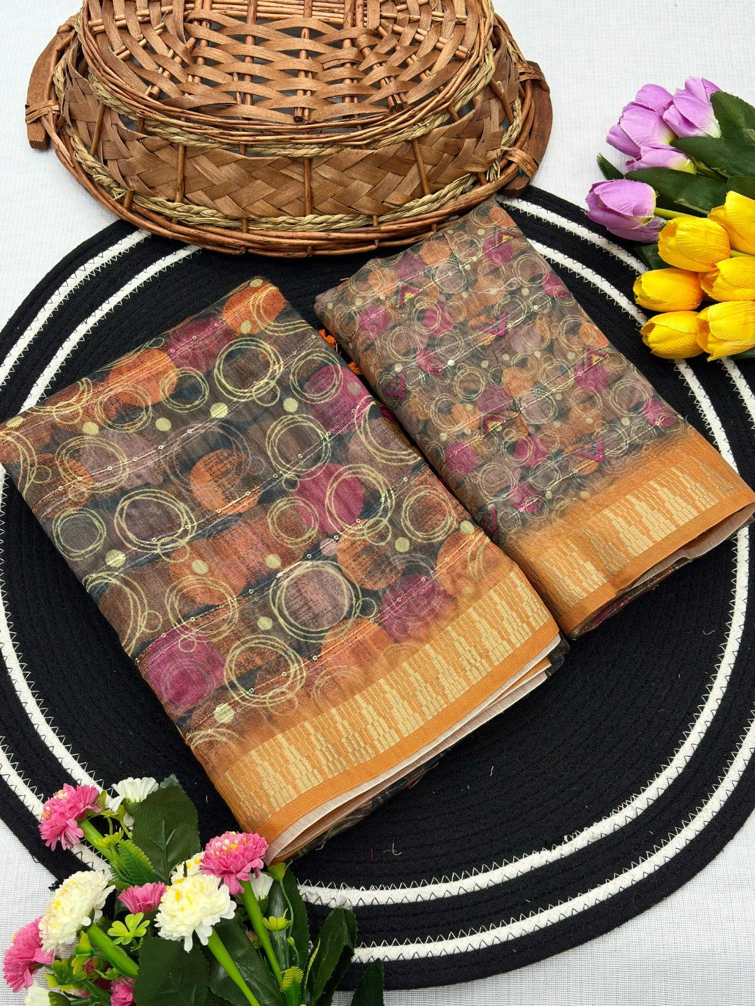 Grey Abstract Digital Printed Cotton Blend Saree with Detailed Digital Pattern Finish - Image 4