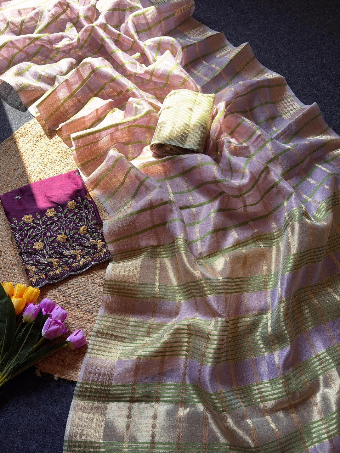 Pink Zari Woven Tissue Saree with Smooth Fabric Fall and Detailed Woven Pattern - Image 3