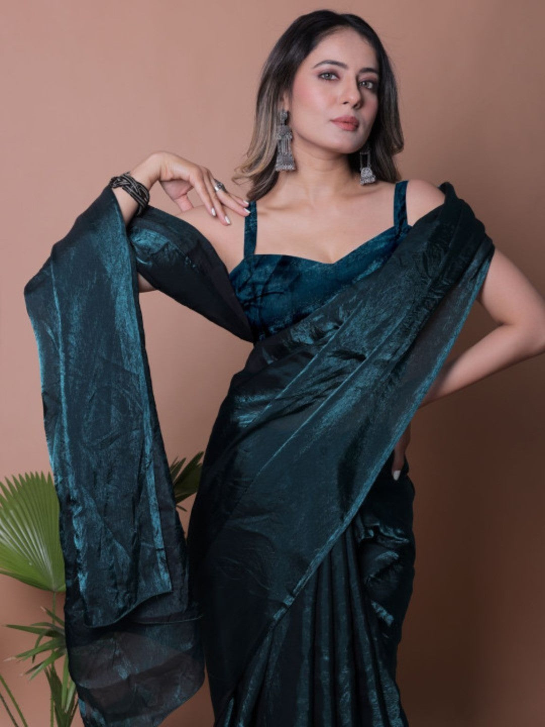 Teal Solid Chiffon Saree Perfect for Parties & Festive Occasions - Image 4