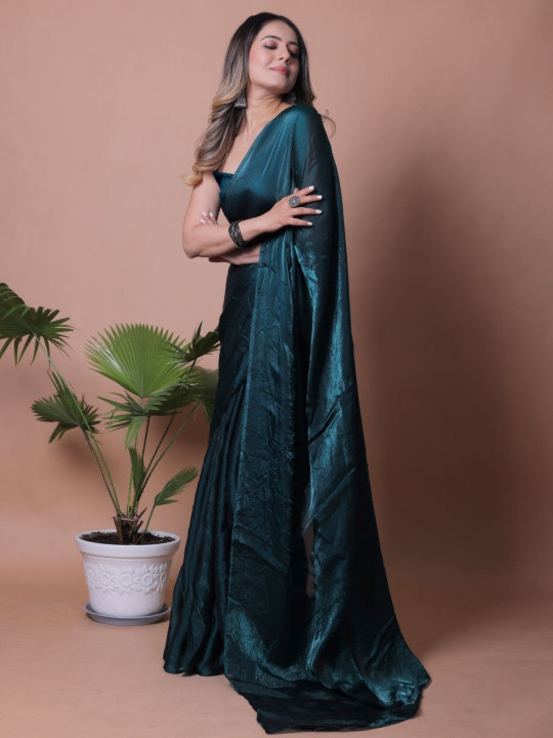 Teal Solid Chiffon Saree Perfect for Parties & Festive Occasions - Image 4