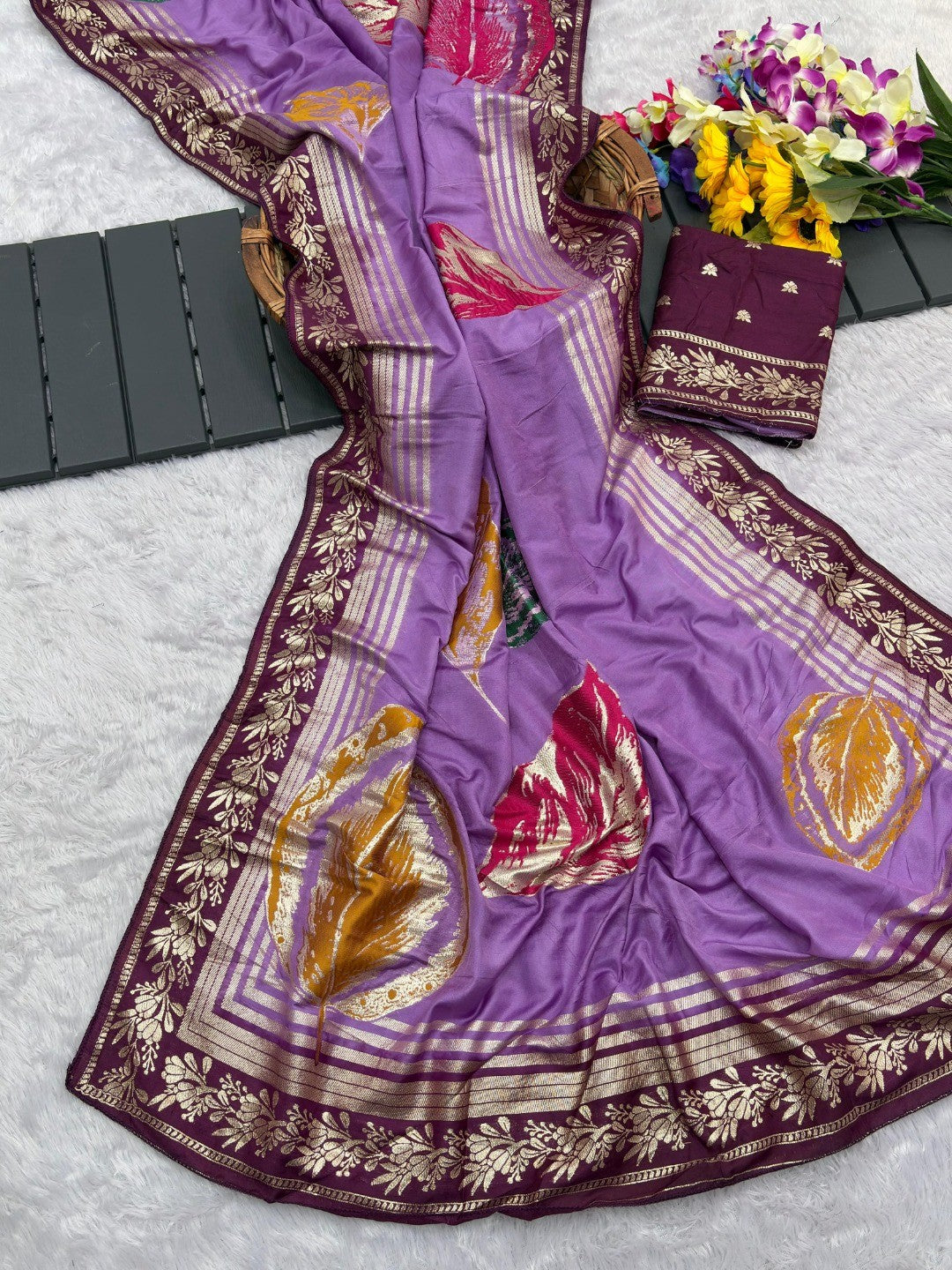 Elegant Lavender Muslin Saree with Floral Print and Zari Border - Image 3