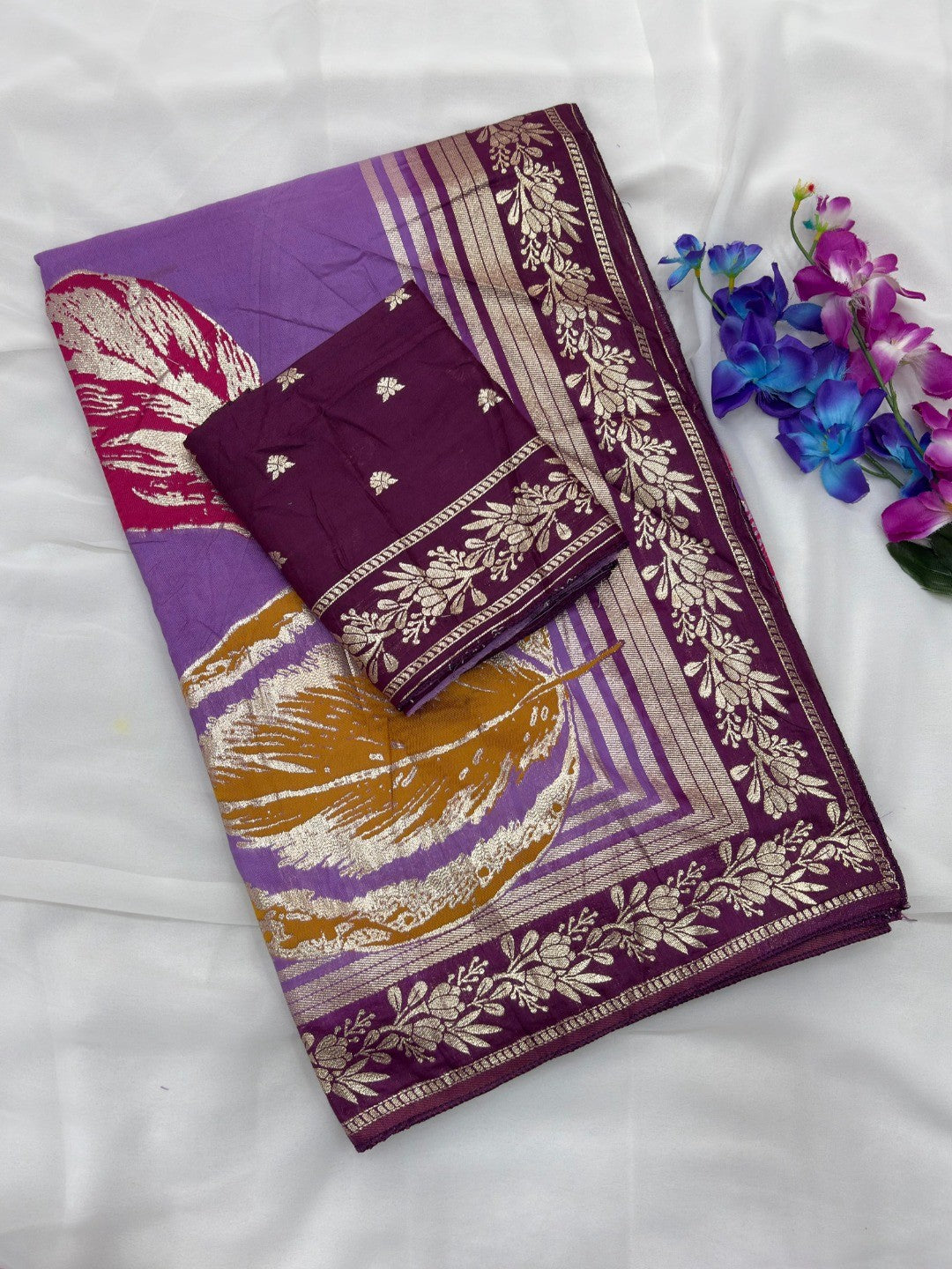 Elegant Lavender Muslin Saree with Floral Print and Zari Border - Image 2