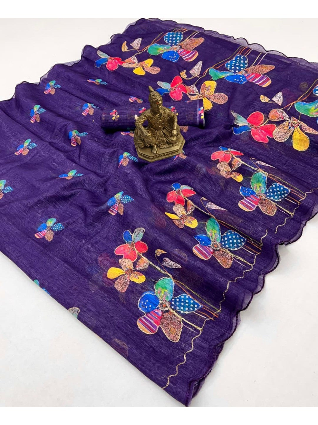 Violet Pure Linen Saree Adorned with Soft Floral Patterns - Image 2