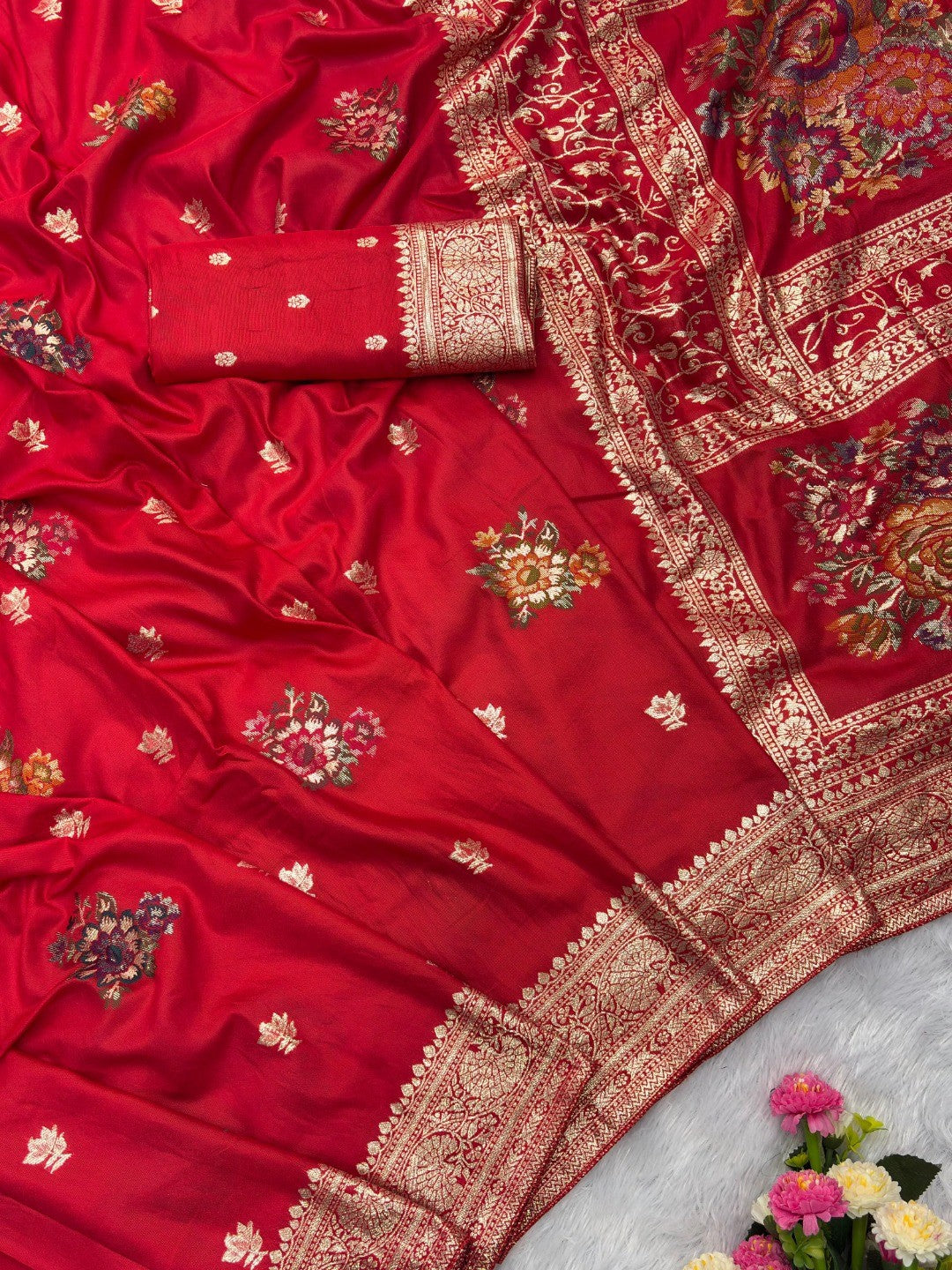 Sophisticated Red Floral Meenakari Woven Viscose Saree With Subtle Traditional Charm - Image 3