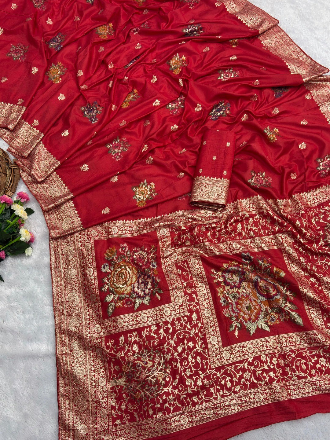 Sophisticated Red Floral Meenakari Woven Viscose Saree With Subtle Traditional Charm - Image 4