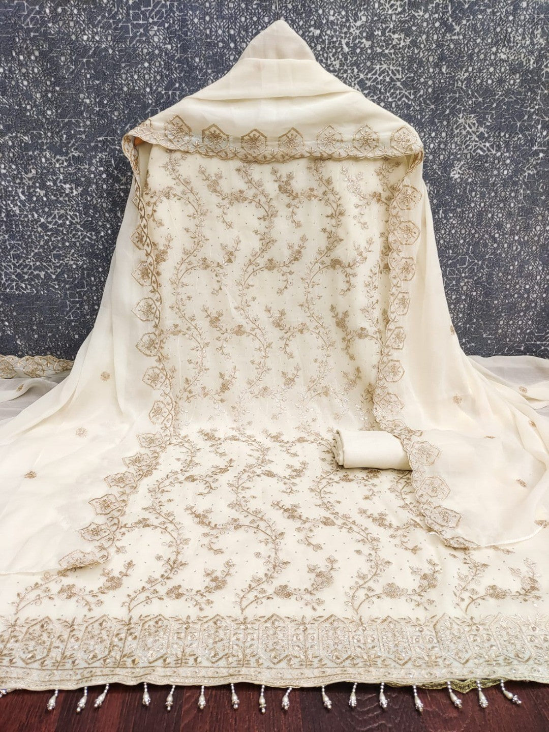 Off White Floral Thread Embroidered Georgette Dress Material with Detailed Floral Embroidery - Image 3