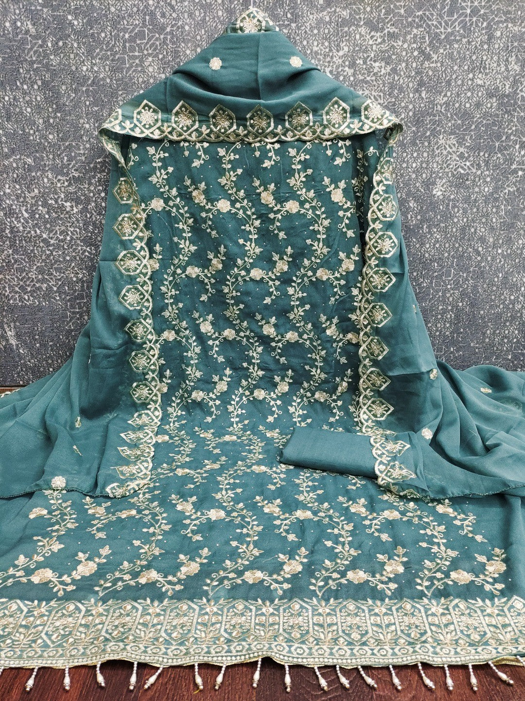 Sea Green Floral Thread Embroidered Georgette Dress Material with Detailed Floral Embroidery - Image 3