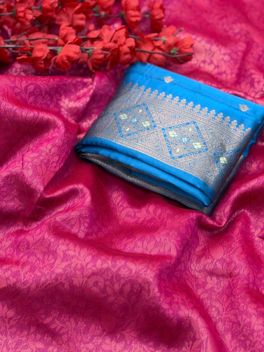Pink Silk Blend Saree with Woven Floral Design and Detailed Woven Motifs - Image 3