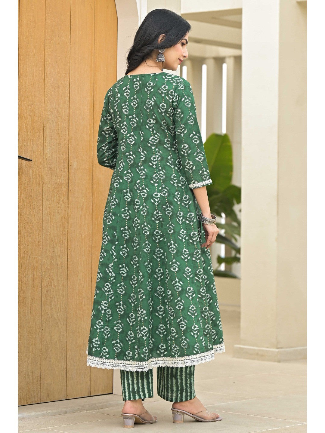 Green Floral Printed Pure Cotton Anarkali Salwar Suit - Image 8