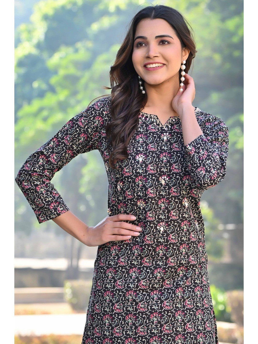 Black Floral Printed Pure Cotton Straight Kurti - Image 5