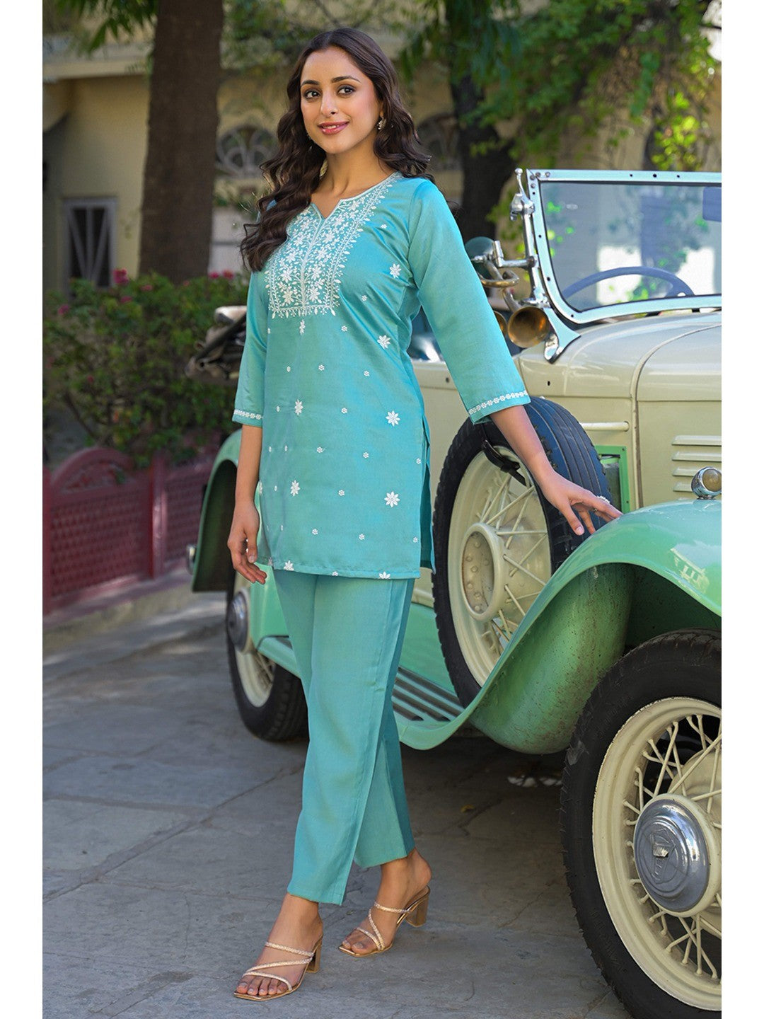Mint Green Floral Embroidered Viscose Gadwal Silk Top Bottom Set - Image 5