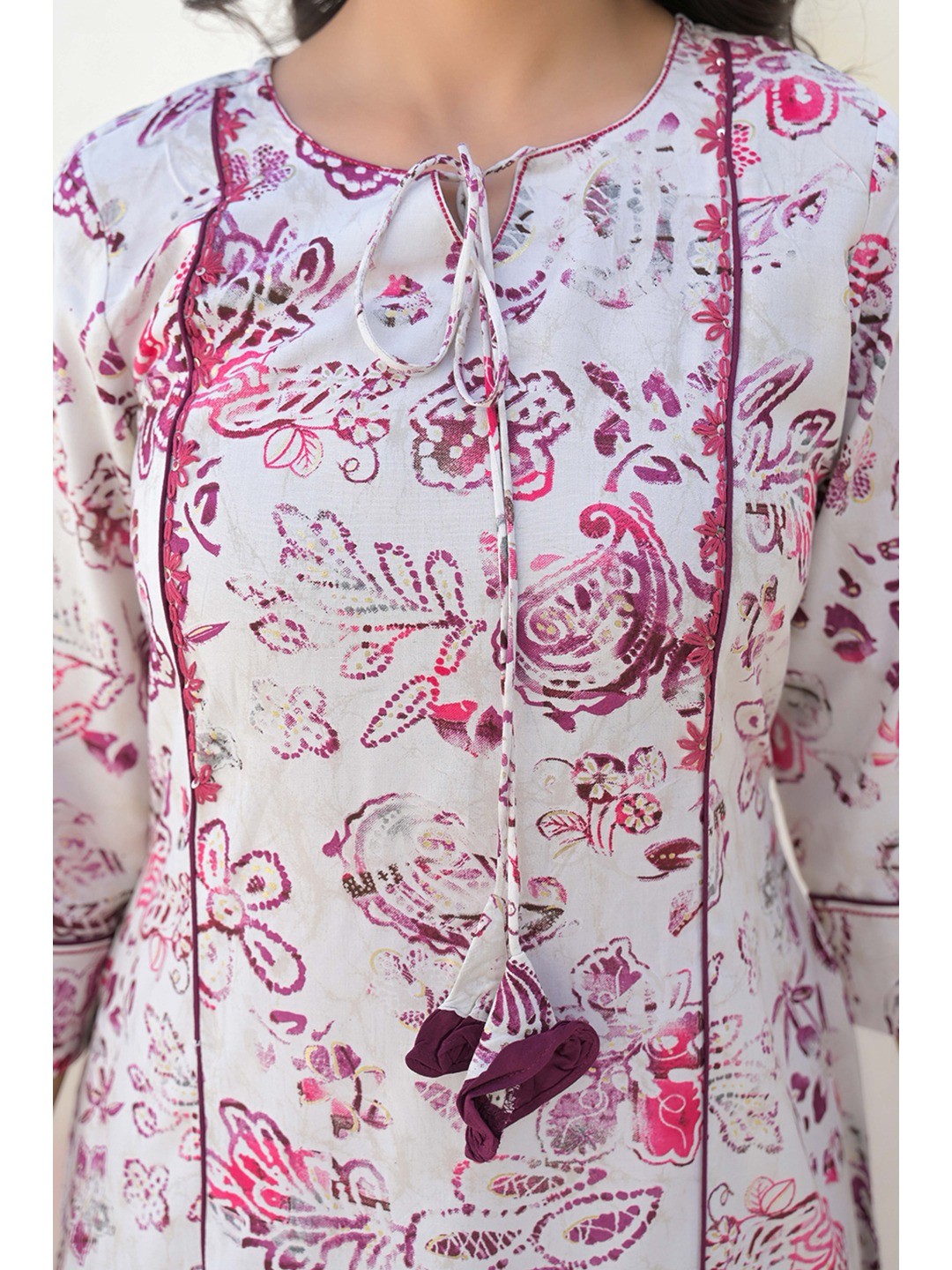 Off White Rayon A-line Kurti With Artistic Floral Prints - Image 3