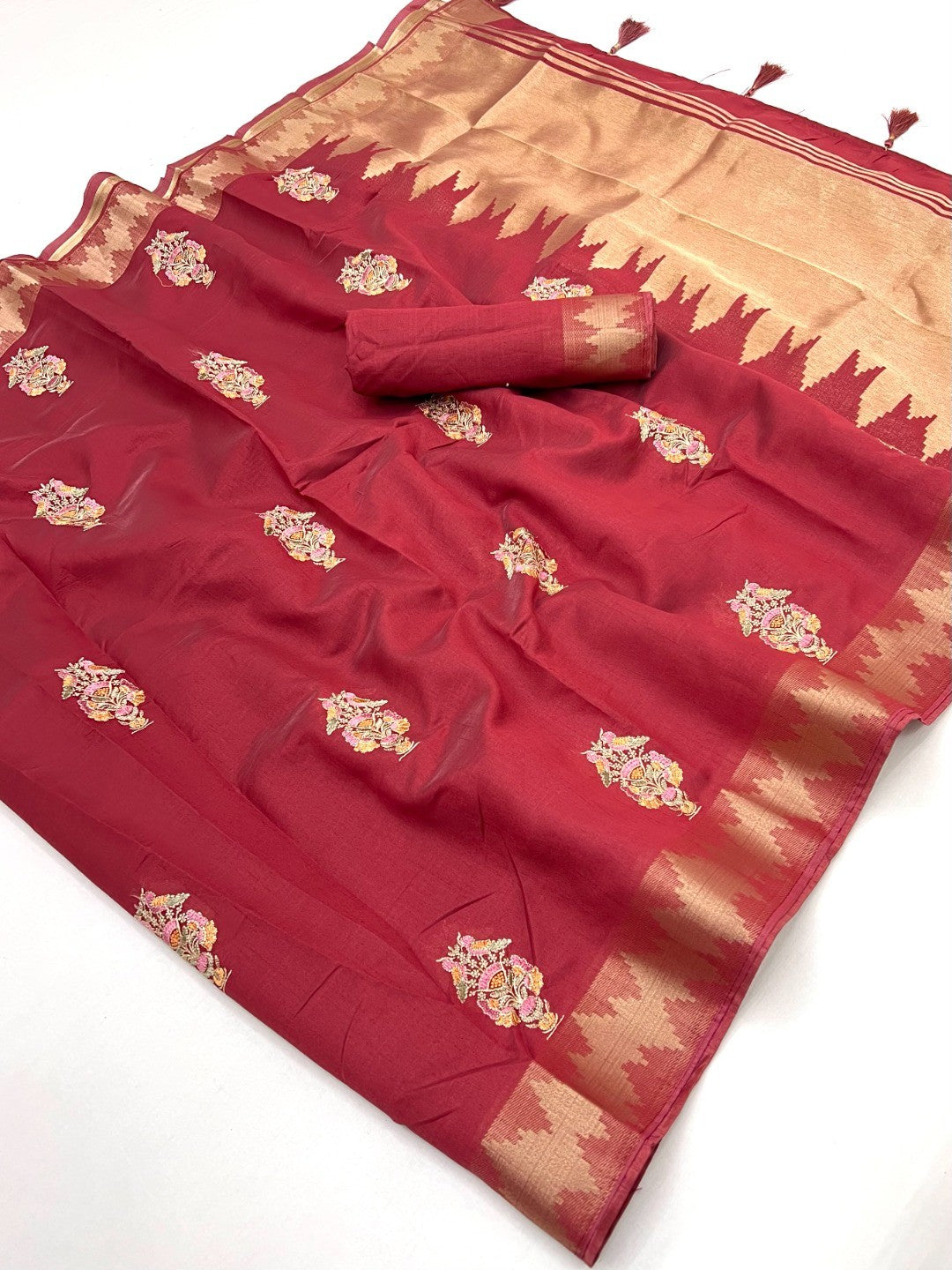 Refreshing Red Cotton Blend Saree Highlighted By Intricate Floral Embroidery & Zari Weaving - Image 3