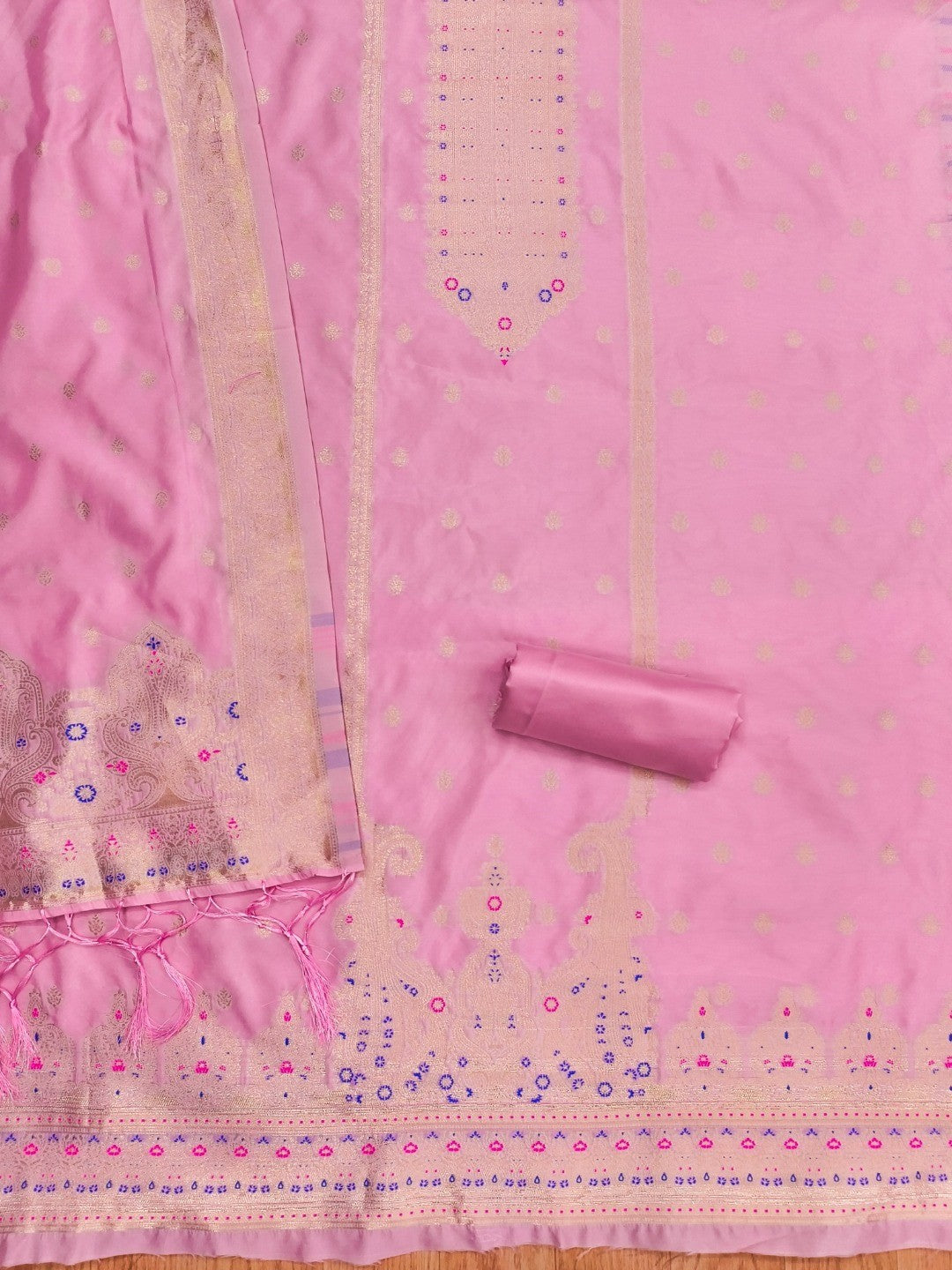 Premium Pink Banarasi Silk Dress Material With Opulent Floral & Paisley Motif Zari Weaving - Image 3