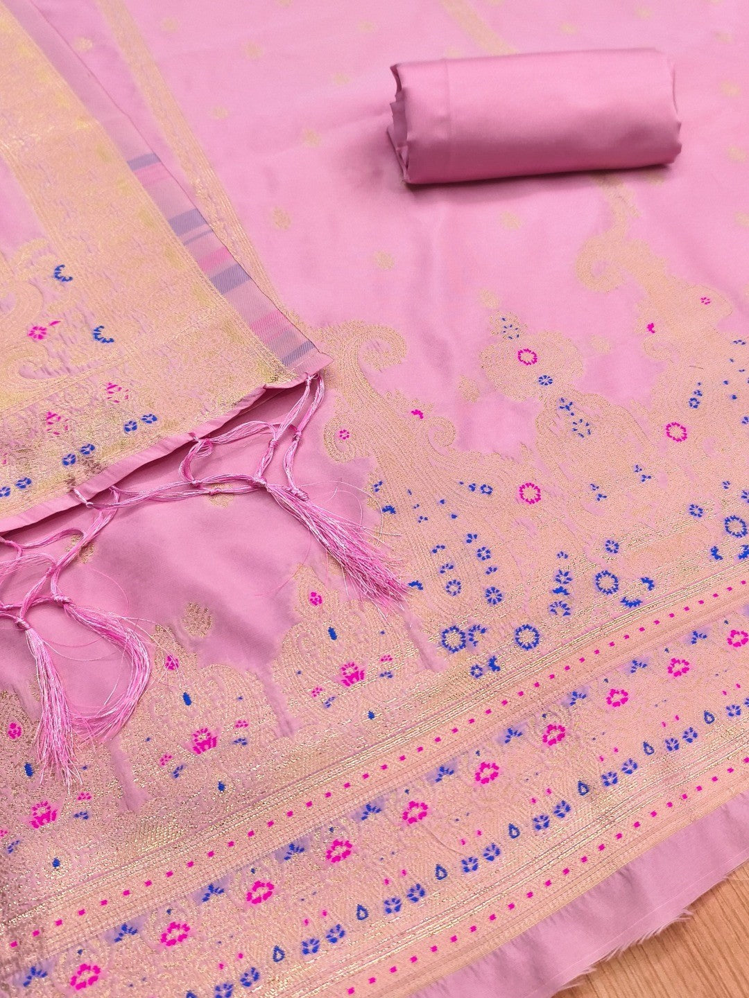 Premium Pink Banarasi Silk Dress Material With Opulent Floral & Paisley Motif Zari Weaving - Image 2