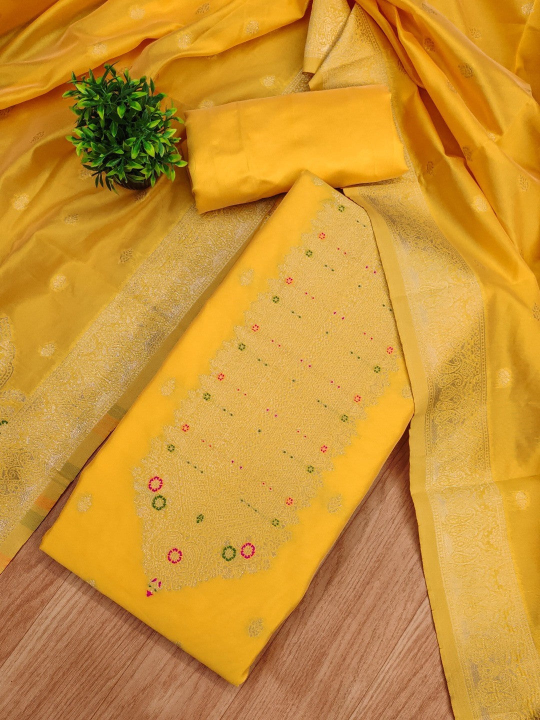 Premium Yellow Banarasi Silk Dress Material With Opulent Floral & Paisley Motif Zari Weaving - Image 3