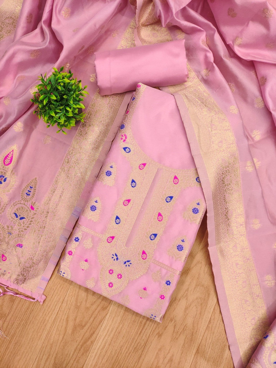 Luxurious Pink Banarasi Silk Dress Material Showcasing Rich Floral Zari Weaving Design - Image 2