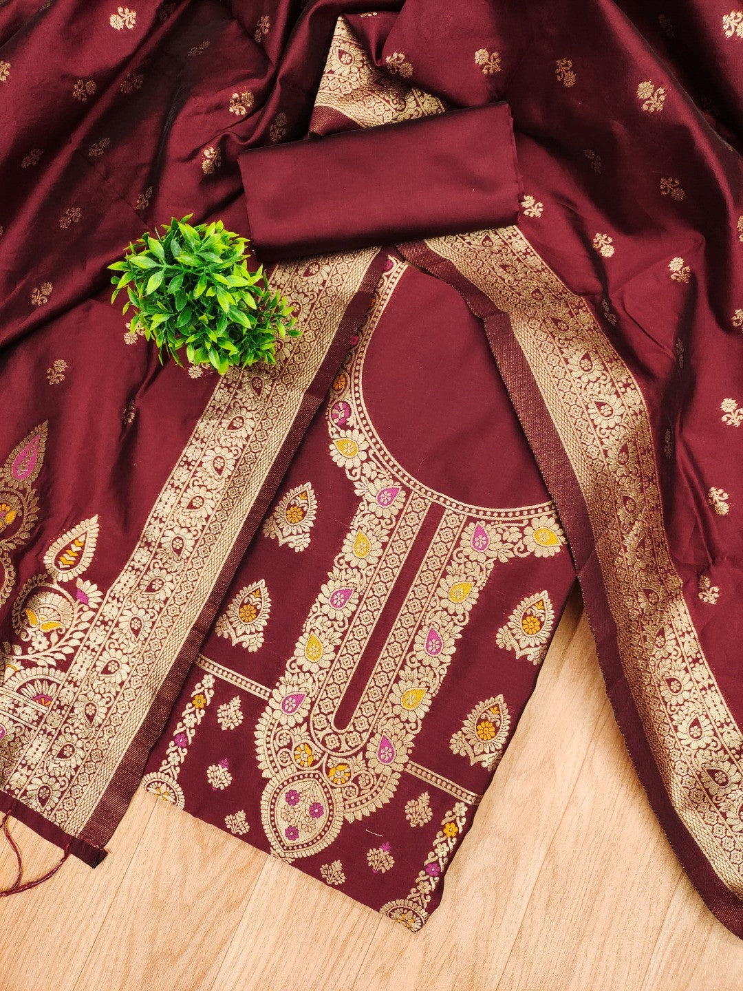 Luxurious Maroon Banarasi Silk Dress Material Showcasing Rich Floral Zari Weaving Design - Image 2