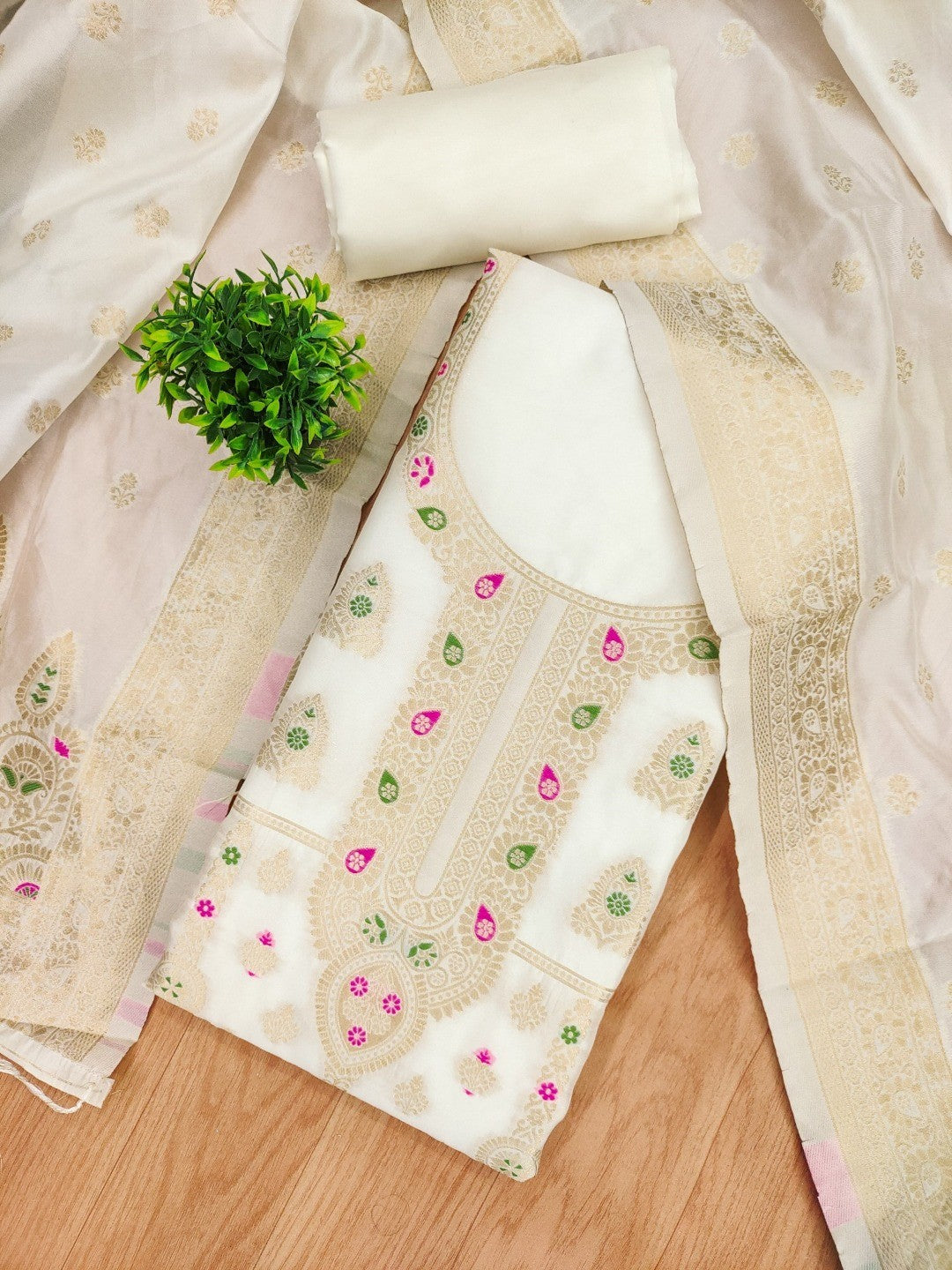 Luxurious Offwhtie Banarasi Silk Dress Material Showcasing Rich Floral Zari Weaving Design - Image 2