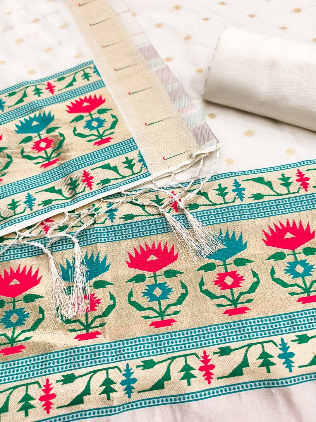 Luxury Offwhite Floral & Peacock Design Zari Weaving Banarasi Silk Dress Material - Image 5