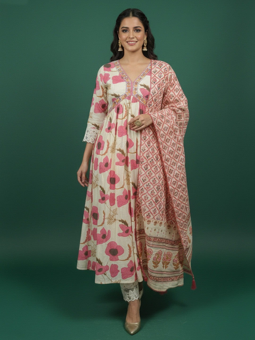Off-White Cotton Alia Cut Salwar Suit With Floral Accents - Image 1