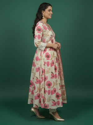 Off-White Cotton Alia Cut Salwar Suit With Floral Accents - Image 2