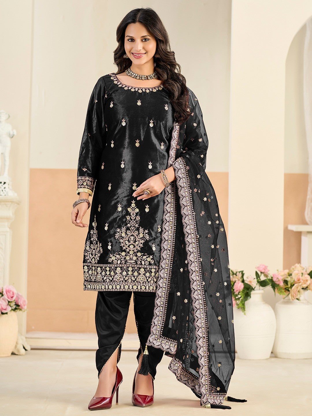 Elegant Black Velvet Salwar Suit with Sequins Embroidery Work - Image 4