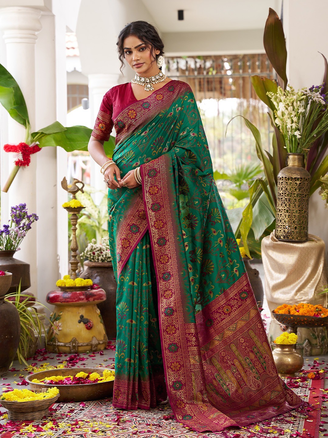 Classic Green Soft Silk Blend Saree Enhanced With Traditional Floral Weaving & Tassel Pallu - Image 1