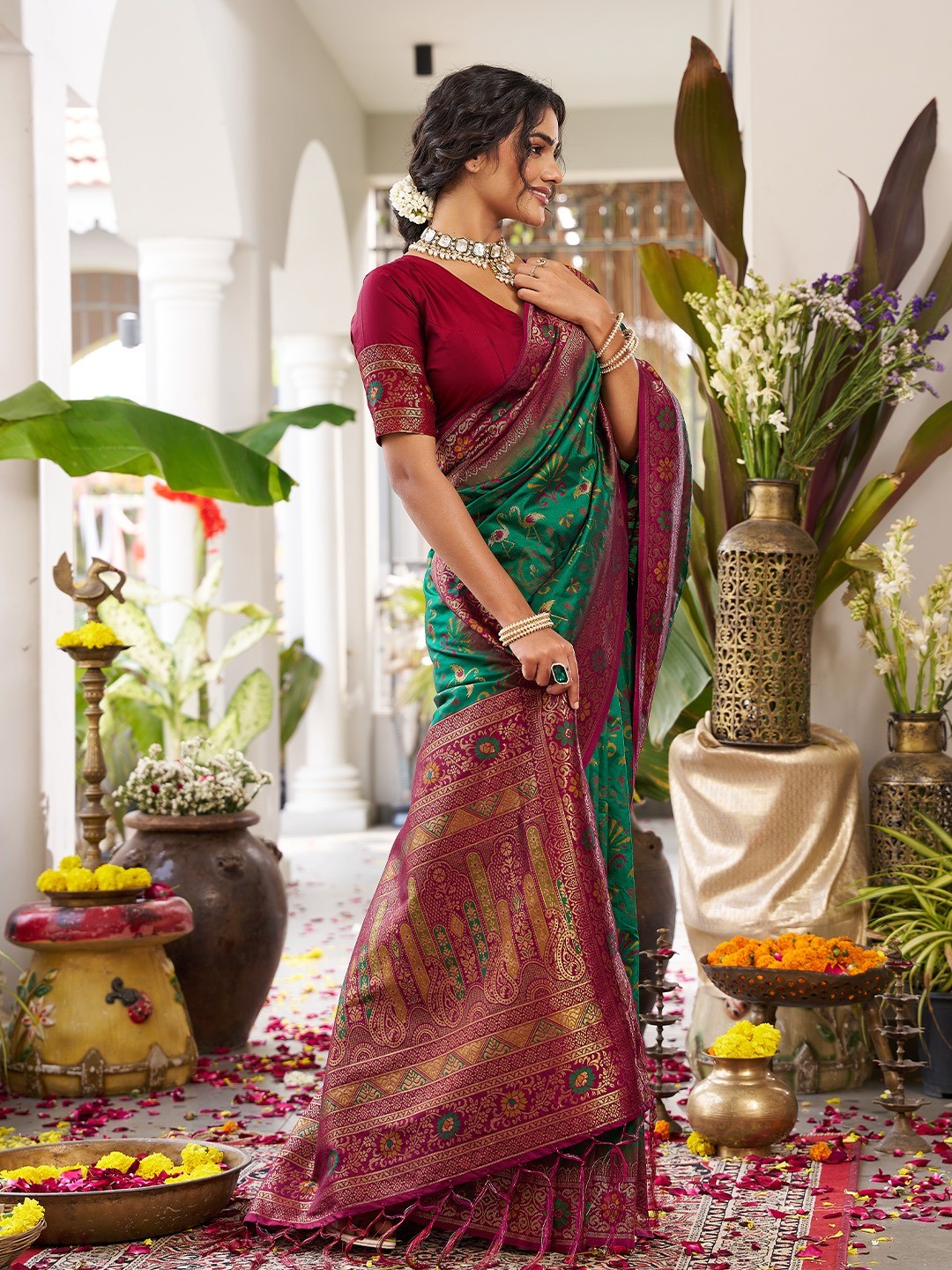 Classic Green Soft Silk Blend Saree Enhanced With Traditional Floral Weaving & Tassel Pallu - Image 4