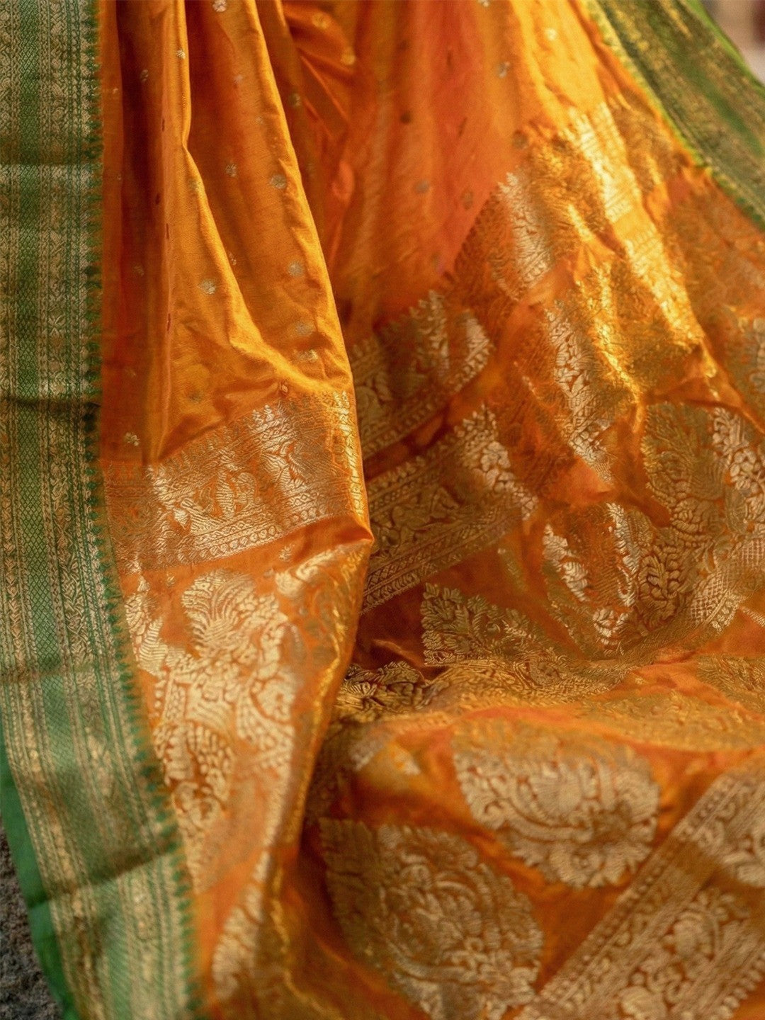 Graceful Orange Woven Silk Blend Saree With Paisley Pattern Pallu & Decorative Tassels - Image 2