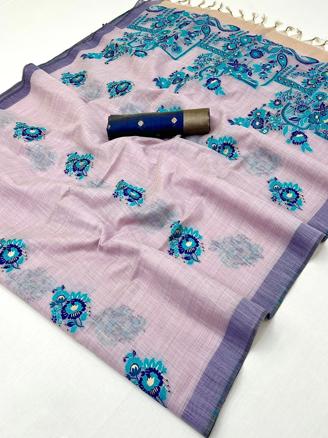 Lavender Cotton Blend Saree Inspired by Jamnadi Craft with Delicate Floral Woven Motifs - Image 2
