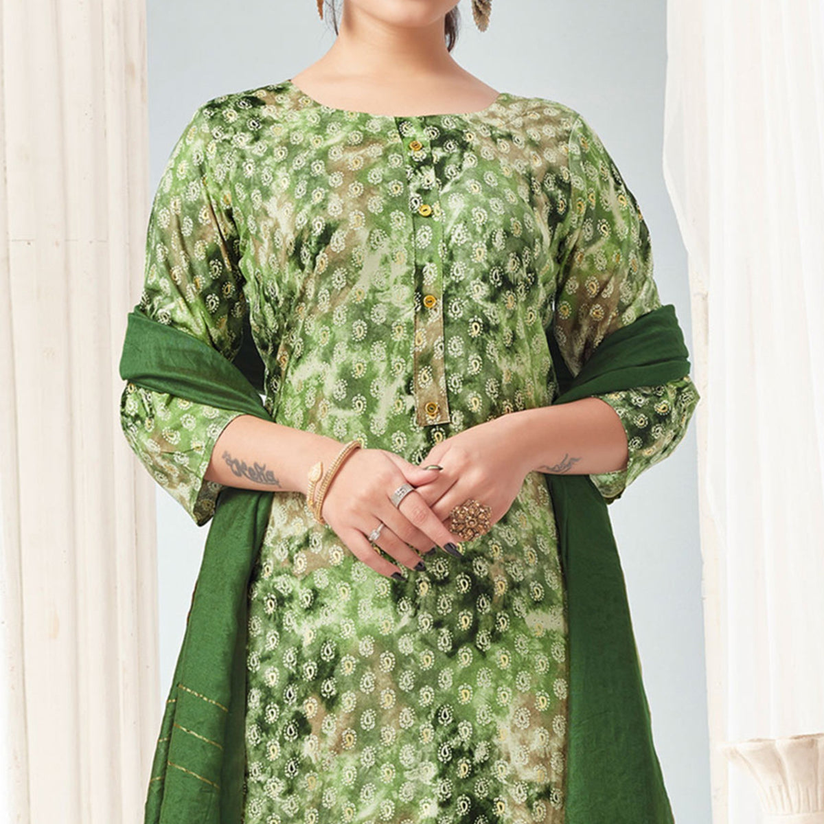 Green Paisley Foil Printed Rayon Suit - Image 5