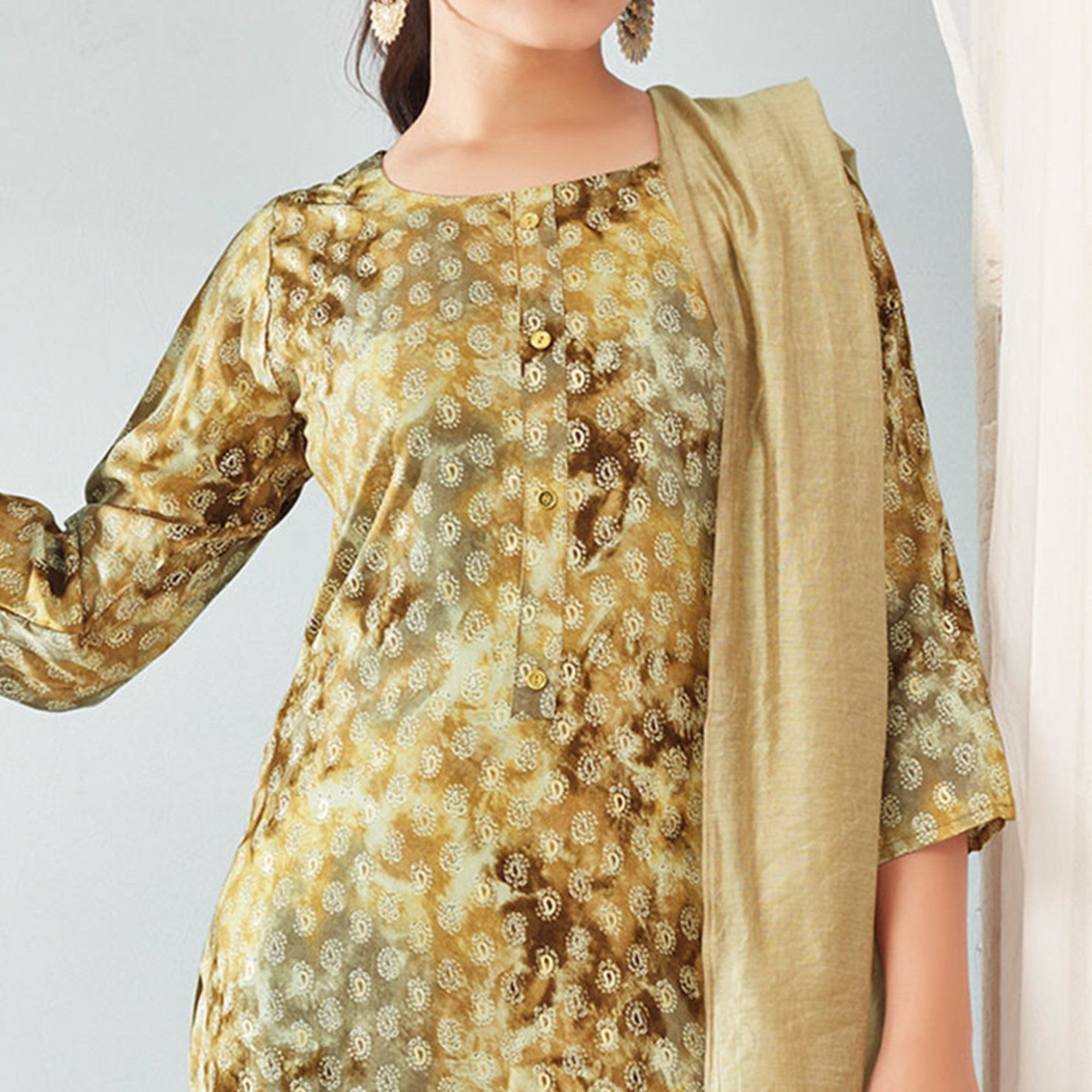 Cream Paisley Foil Printed Rayon Suit - Image 4
