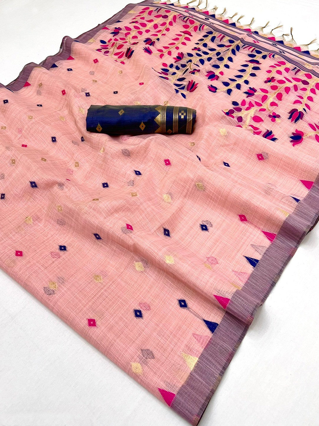 Elegant Pink Cotton Blend Saree with Geometric Woven Design in Jamdani Style - Image 2