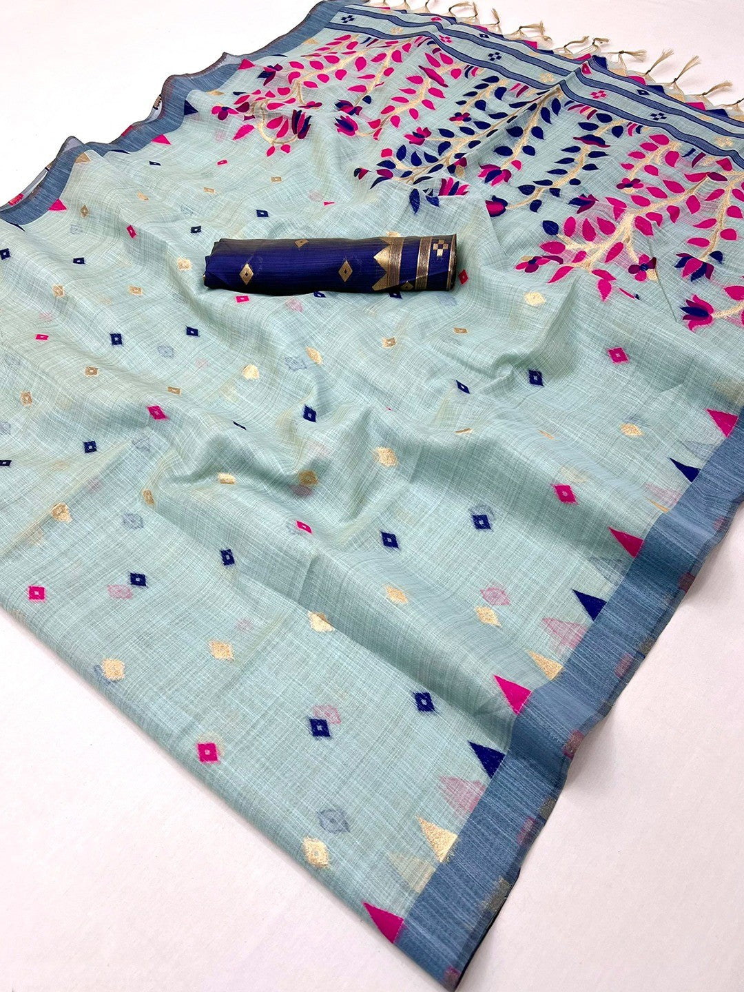 Elegant Sky Blue Cotton Blend Saree with Geometric Woven Design in Jamdani Style - Image 3