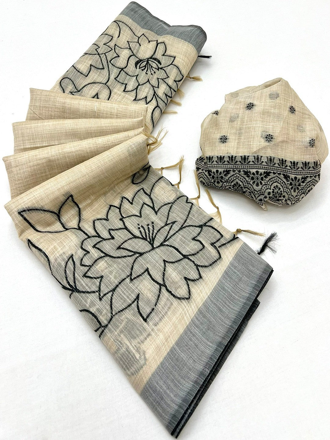 Beige Woven Cotton Blend Saree Featuring Black Floral Pattern In Jamdani Style - Image 1