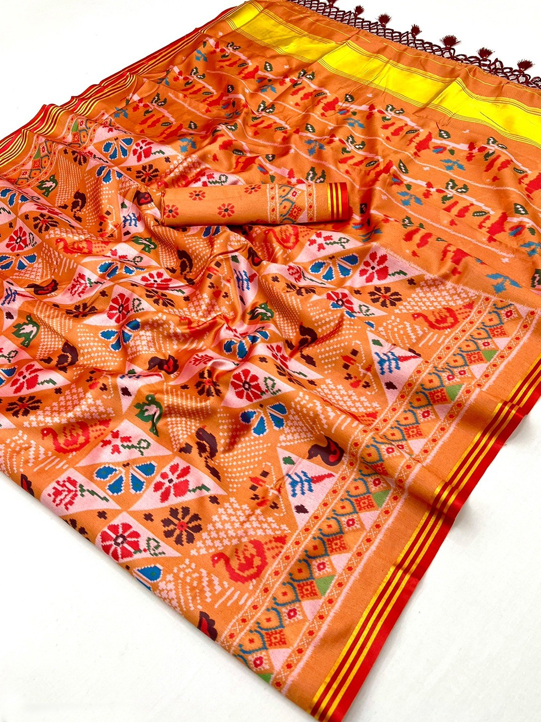 Orange Handloom Silk Saree with Ethnic Traditional Patola Pattern for Special Occasions - Image 2