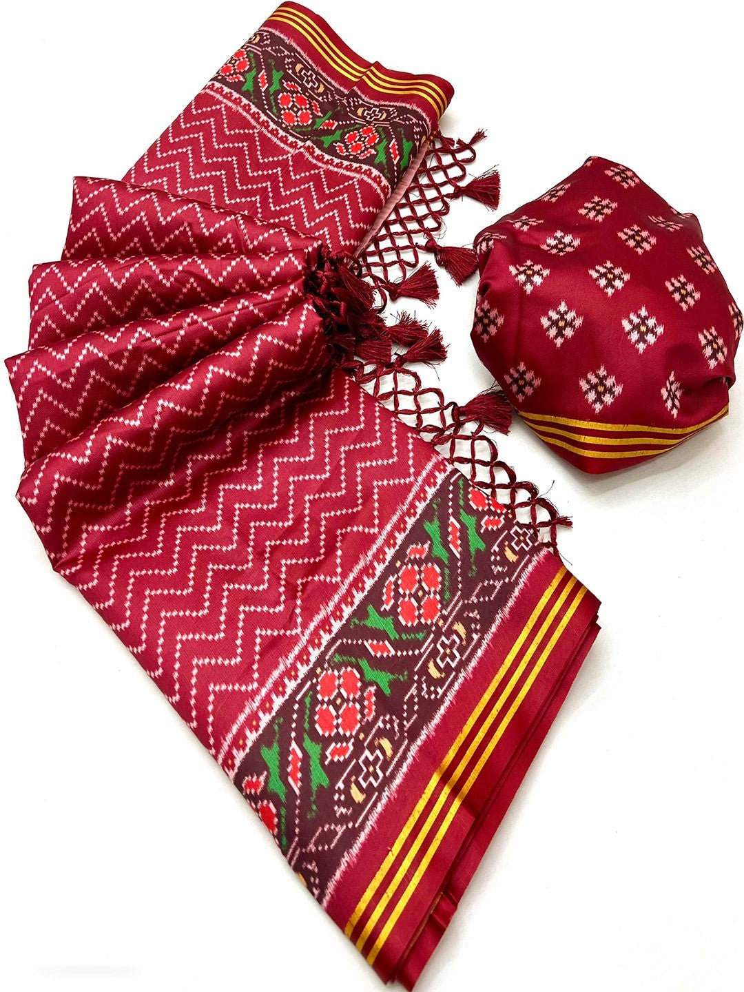 Traditional Maroon Patola Print Handloom Silk Saree with Pallu Tassel Detailing - Image 3